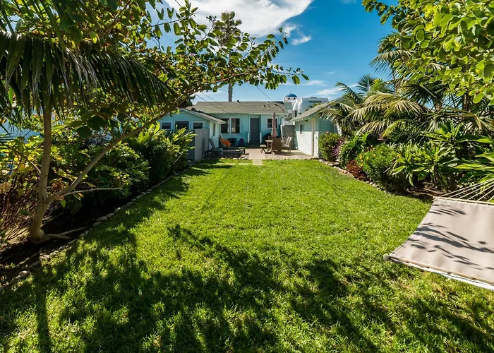 Pacific Bungalow In Oceanside With Backyard & Tiny House