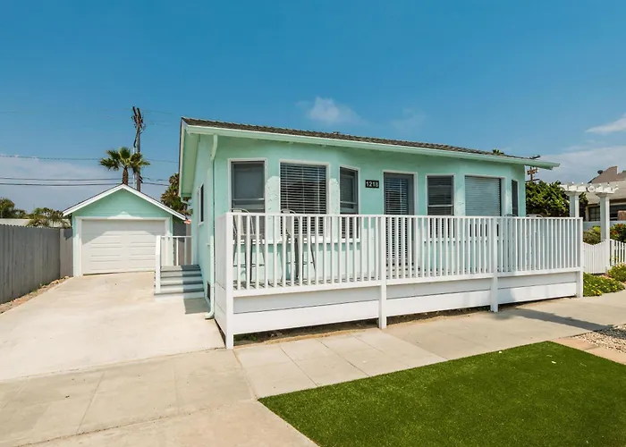 Pacific Bungalow In Oceanside With Backyard & Tiny House