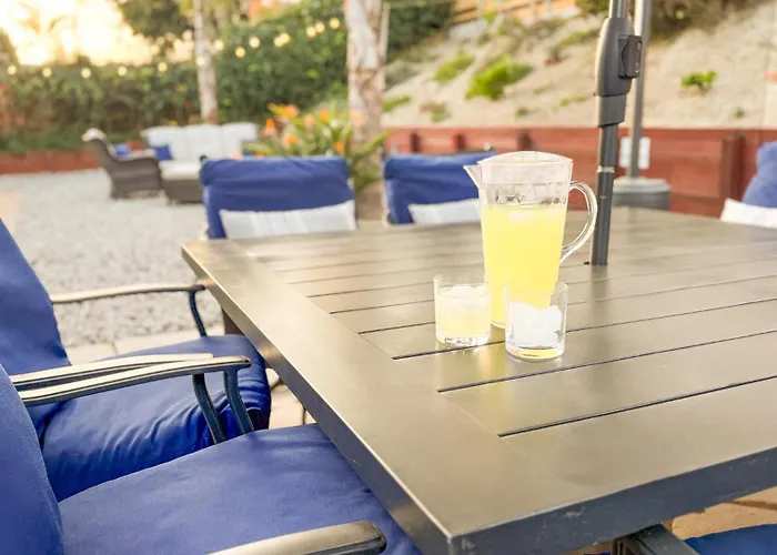 Oceanside Oasis - King Bed, Pet Friendly, Fire Pit