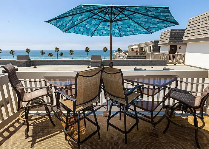 Penthouse Condo W/ Panoramic Ocean Views At Beach Resort
